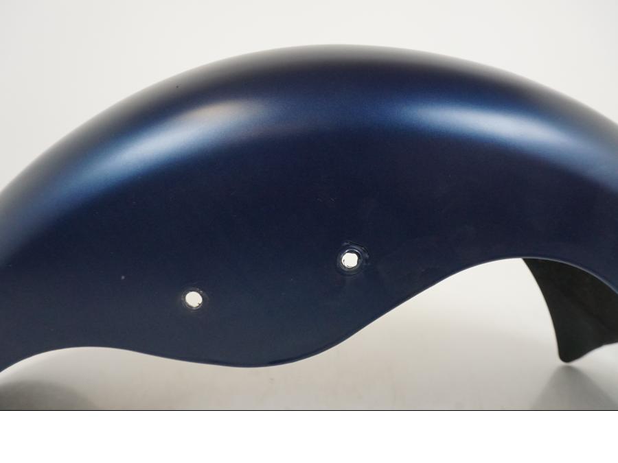 Snett nerifrån på Framskärm från en Kawasaki VN 1500 -1996 motorcykel.