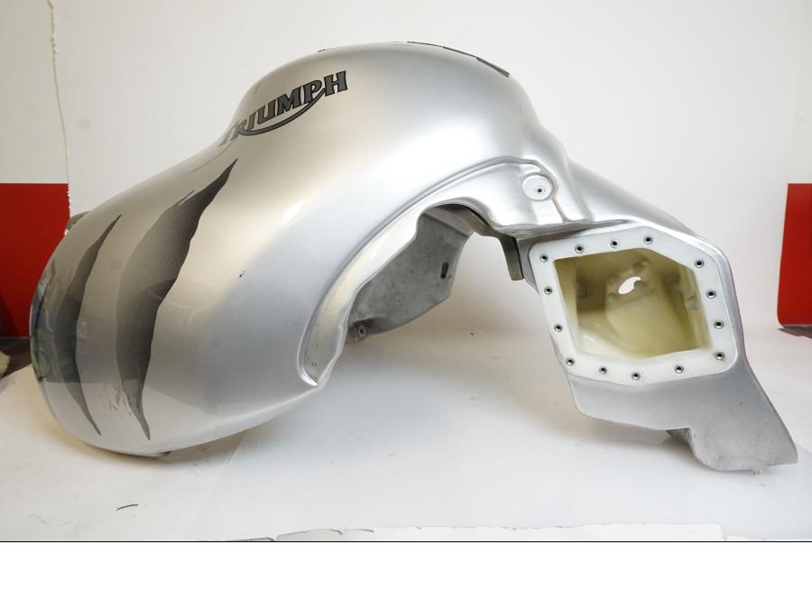 Extrabild1 på Bensintank från en Triumph Tiger -2001 motorcykel.