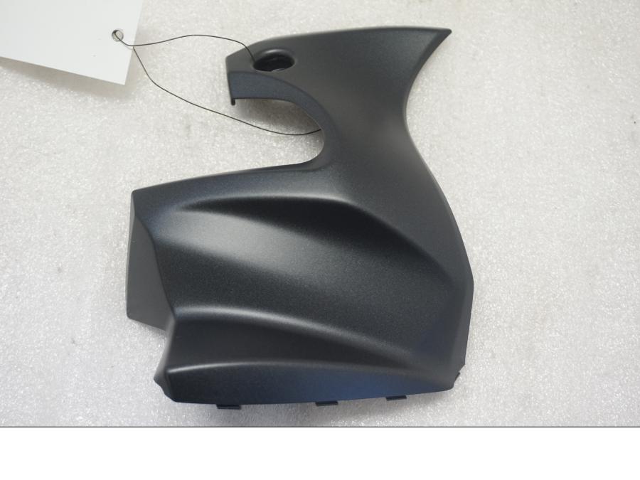 Framsidan på Toppkåpa från en Suzuki SV 650 -2016 motorcykel.