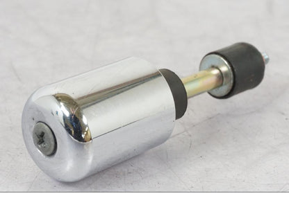 Framsidan på Styrvikt från en Suzuki VL 800 -2002 motorcykel.