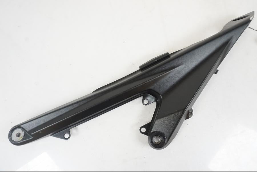 Framsidan på Bakram från en KTM 1290 Super Duke R EVO -2023 motorcykel.