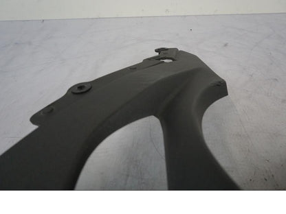 Höger sida på Magkåpa från en Kawasaki ER-6F -2010 motorcykel.