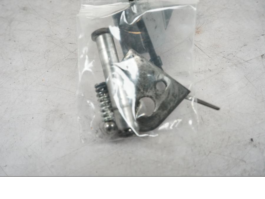 Baksidan på Fotpinne från en BMW R 850 R -2004 motorcykel.