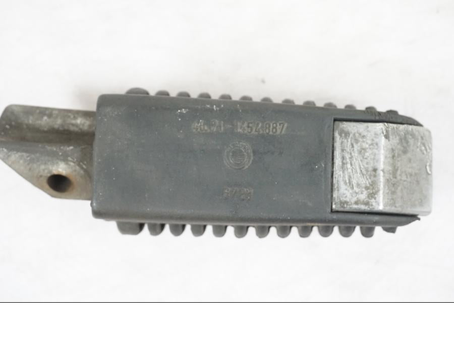 Vänster sida på Fotpinne från en BMW K 1100 LT -1999 motorcykel.