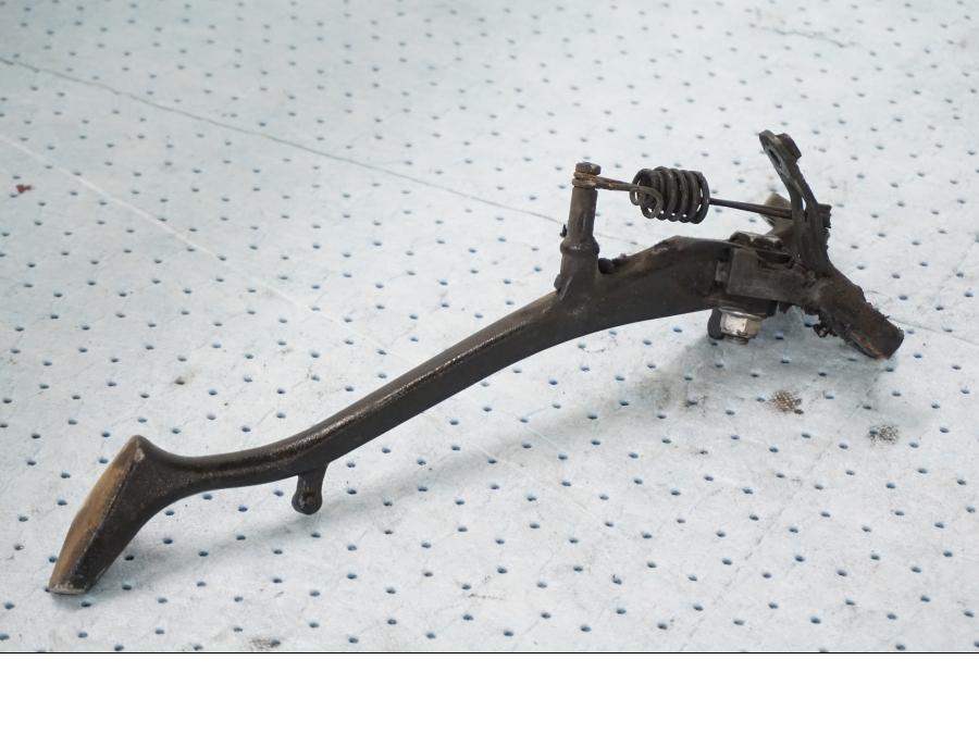 Vänster sida på Sidostöd från en Suzuki GSX-R 1000 -2008 motorcykel.