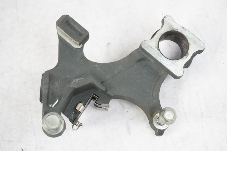 Vänster sida på Bromsoksfäste från en Suzuki GSX-R 1000 -2008 motorcykel.