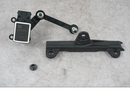 Framsidan på Nivåsensor från en Ducati Multistrada V4 -2024 motorcykel.