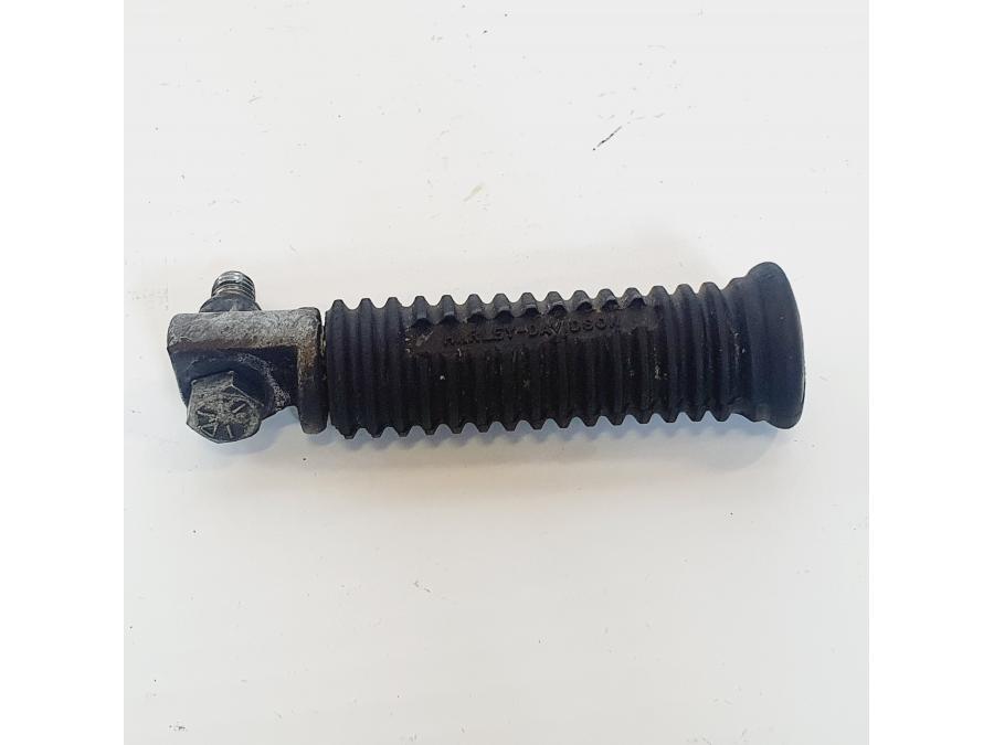 Baksidan på Fotpinne från en H-D Sportster 1200 XL1200C -1998 motorcykel.