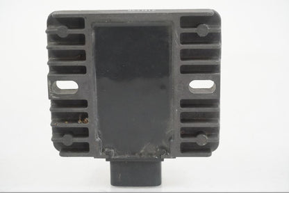 Snett nerifrån på Likriktare från en Kawasaki ER-6F -2016 motorcykel.