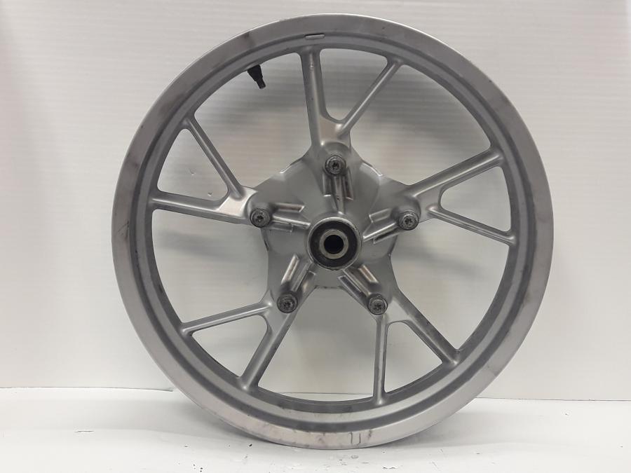 Framsidan på Fälg från en BMW F 650 GS -2009 motorcykel.