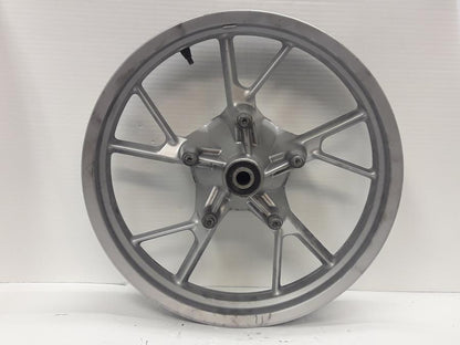 Framsidan på Fälg från en BMW F 650 GS -2009 motorcykel.