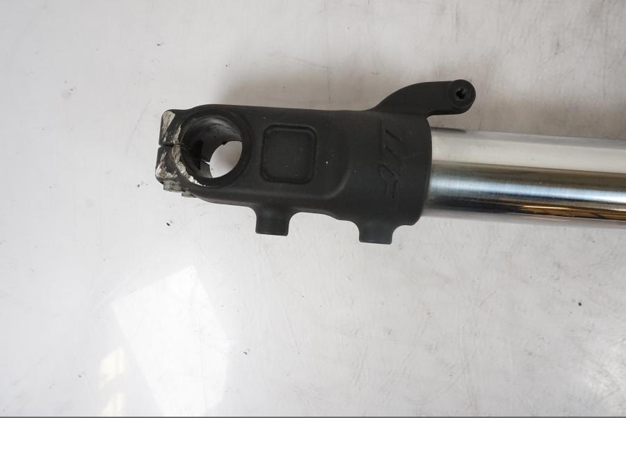 Baksidan på Gaffelben från en KTM 690 SMCR -2016 motorcykel.