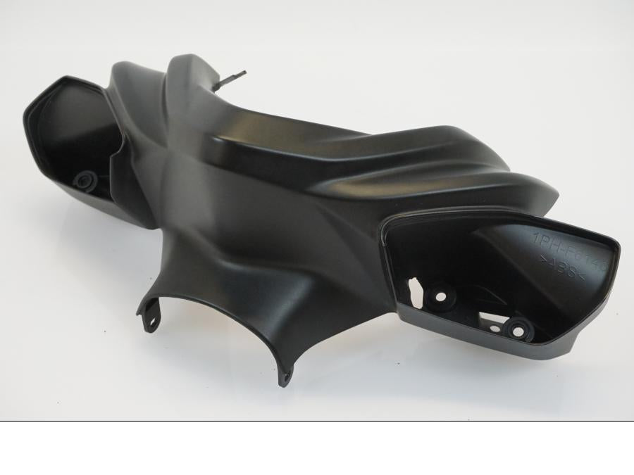 Framsidan på Toppkåpa från en Yamaha NS50F Aerox 4 -2017 moped.