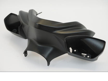 Framsidan på Toppkåpa från en Yamaha NS50F Aerox 4 -2017 moped.