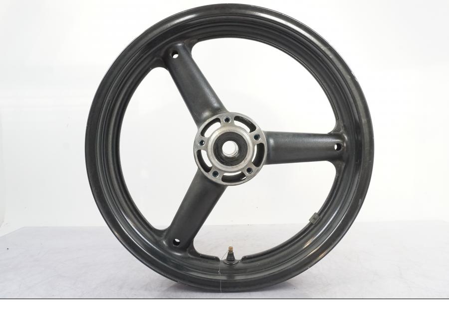 Framsidan på Fälg från en Suzuki GSX 1300 RX -1999 motorcykel.