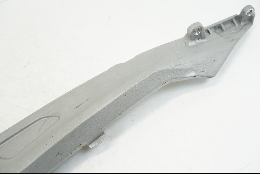 Höger sida på Bakram från en Ducati Hyperstrada -2013 motorcykel.