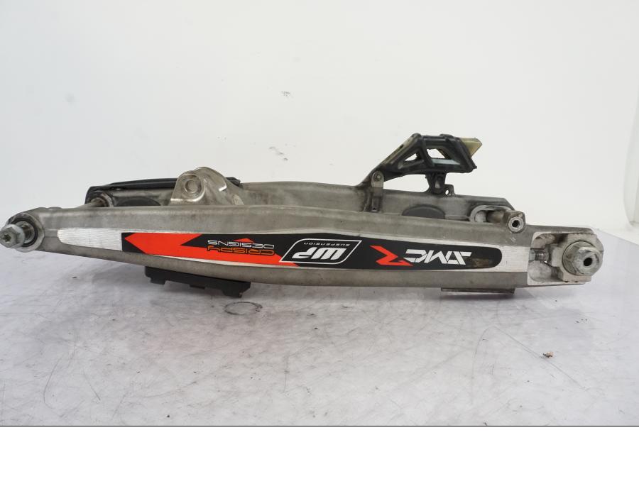 Vänster sida på Sving från en KTM 690 SMCR -2016 motorcykel.