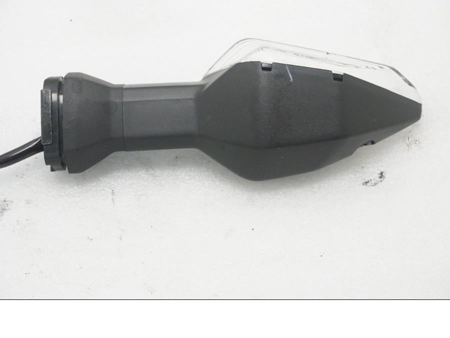 Baksidan på Blinkers från en Kawasaki Z 400 -2020 motorcykel.