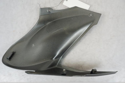 Vänster sida på Bensintankskåpa från en Kawasaki Z 900 -2019 motorcykel.