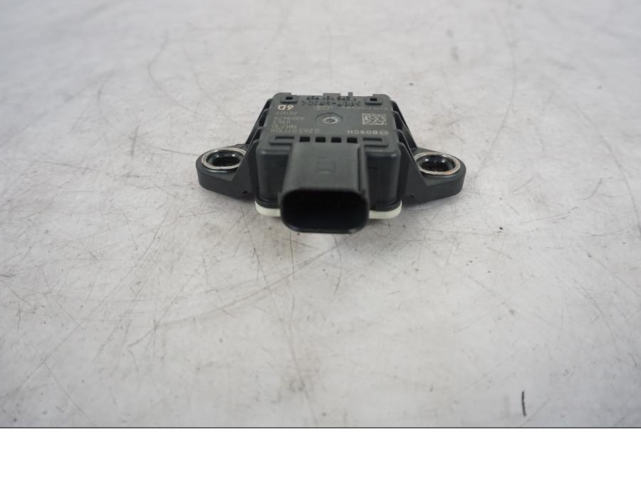 Vänster sida på Tilt Sensor från en KTM 1290 Super Duke R -2021 motorcykel.