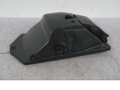 Framsidan på Luftburk från en KTM 1290 Super Adventure S -2022 motorcykel.