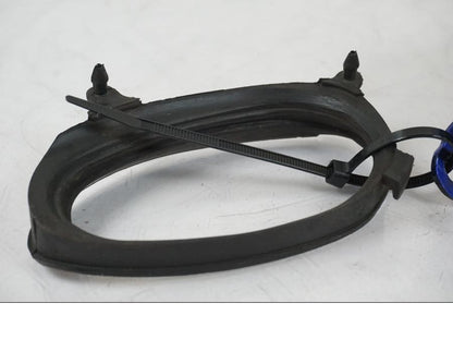 Snett nerifrån på Luftburksnorkel från en Yamaha YZF 1000 R1 -2007 motorcykel.