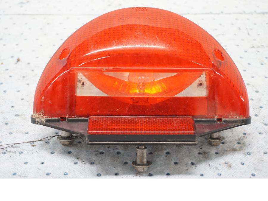 Framsidan på Baklampa från en BMW F 650 GS -2001 motorcykel.