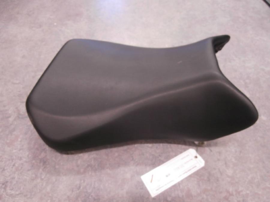 Framsidan på Sadel från en Suzuki SV 650 -2006 motorcykel.