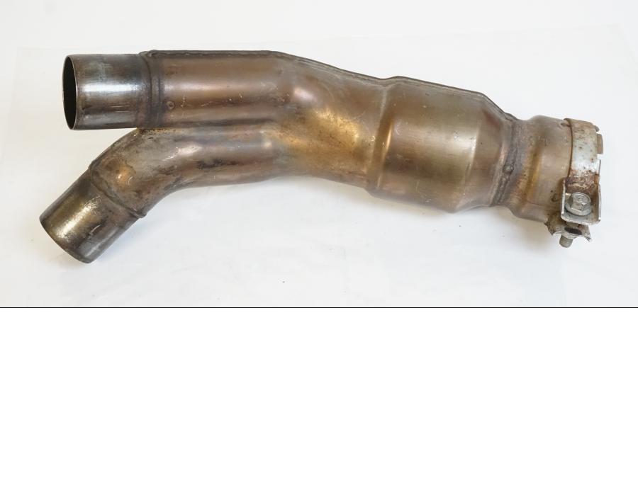 Baksidan på Mellanrör från en Yamaha YZF 1000 R1 -2005 motorcykel.