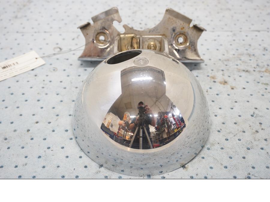 Framsidan på Strålkastarhus från en Kawasaki EN 500 -1999 motorcykel.