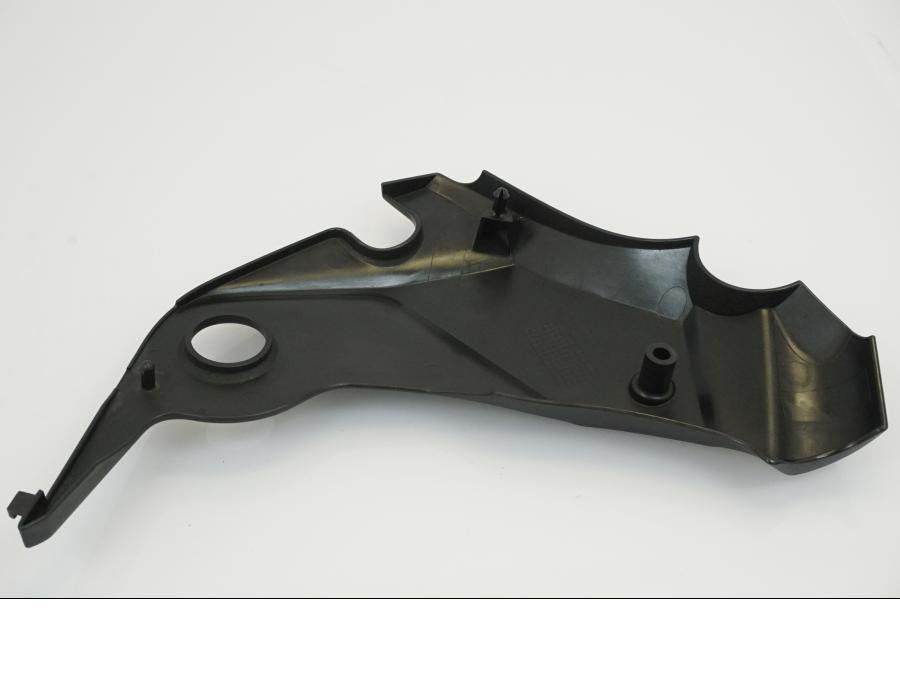 Vänster sida på Ramplast från en Kawasaki ER-6N -2009 motorcykel.