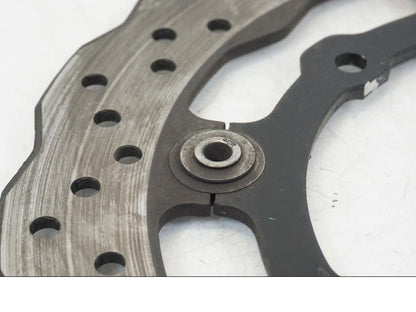 Höger sida på Bromsskiva från en Yamaha XSR 700 -2016 motorcykel.