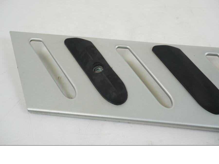 Snett nerifrån på Ramskydd från en BMW F 650 CS -2002 motorcykel.