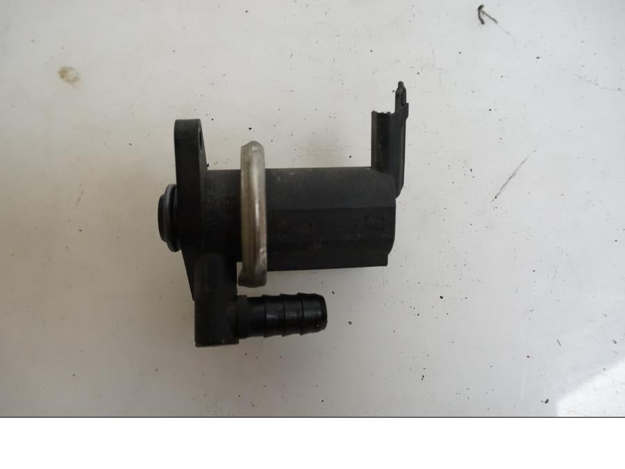 Baksidan på Second Air från en BMW K 1200 S -2007 motorcykel.