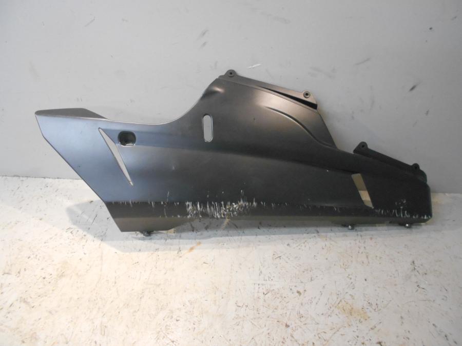 Framsidan på Magkåpa från en Ducati 848 -2013 motorcykel.