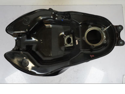 Extrabild1 på Bensintank från en Kawasaki ER-6F -2010 motorcykel.