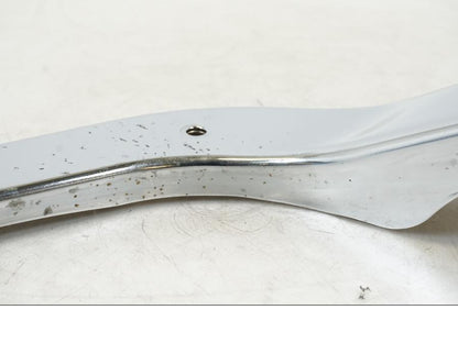 Snett uppifrån på Bakskärmstag från en Kawasaki VN 800 -2000 motorcykel.