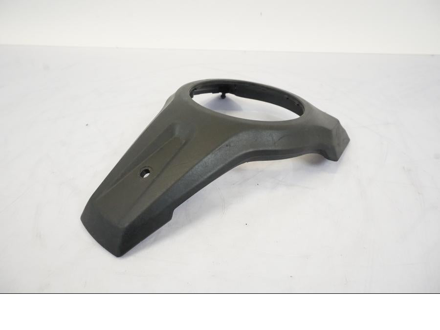 Baksidan på Bensintankkonsoll från en BMW S 1000 XR -2019 motorcykel.