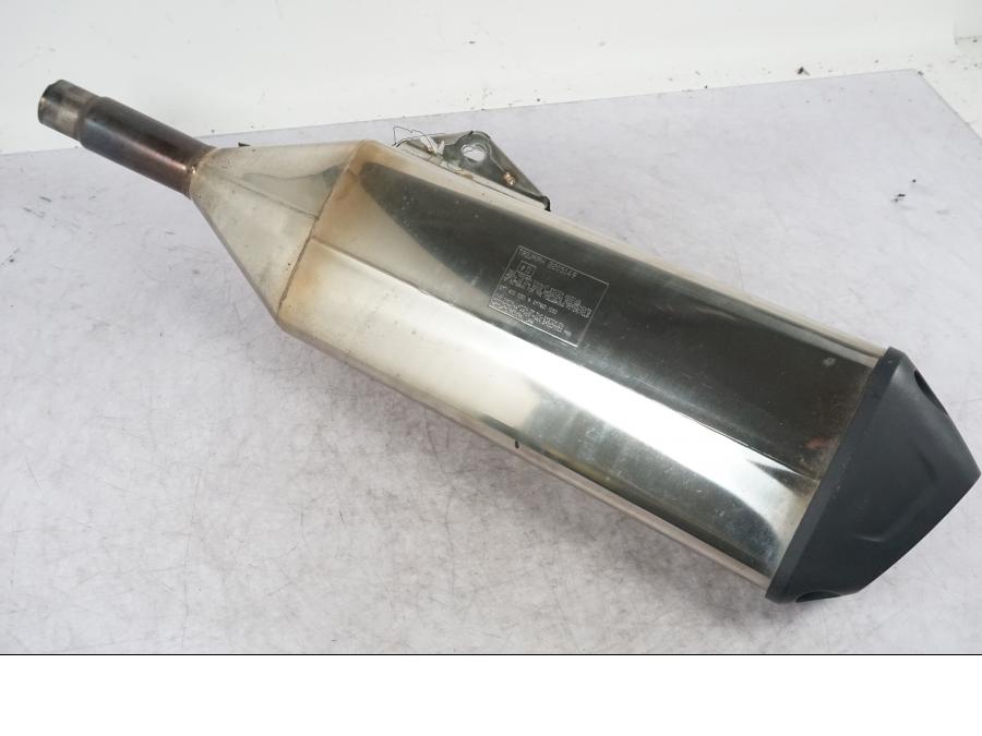 Höger sida på Ljuddämpare från en Triumph Sprint GT -2011 motorcykel.