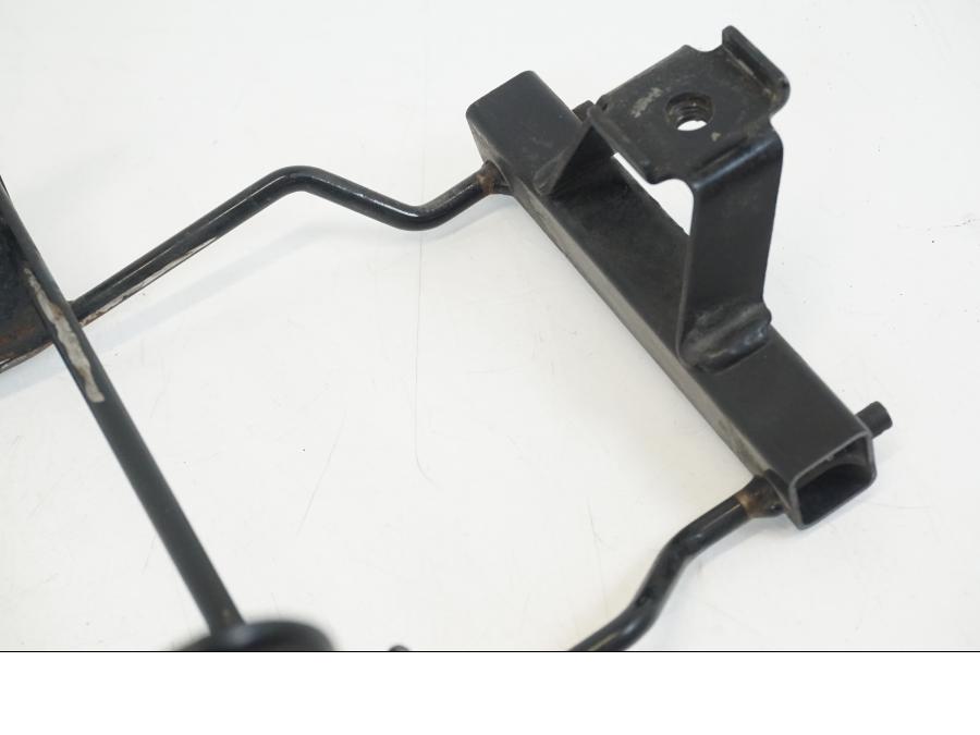 Extrabild3 på Strålkastarfäste från en Honda CB 750 -2002 motorcykel.