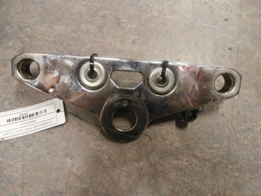 Framsidan på Gaffelkrona från en H-D Softail Custom FXSTC -1987 motorcykel.