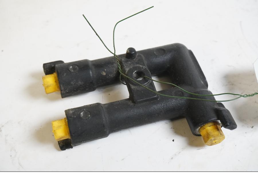 Framsidan på Bromsfördelare från en Suzuki GSX 1100 F -1988 motorcykel.