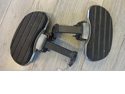 Framsidan på Fotplatta från en Kawasaki VN 1700 Classic Tourer -2009 motorcykel.