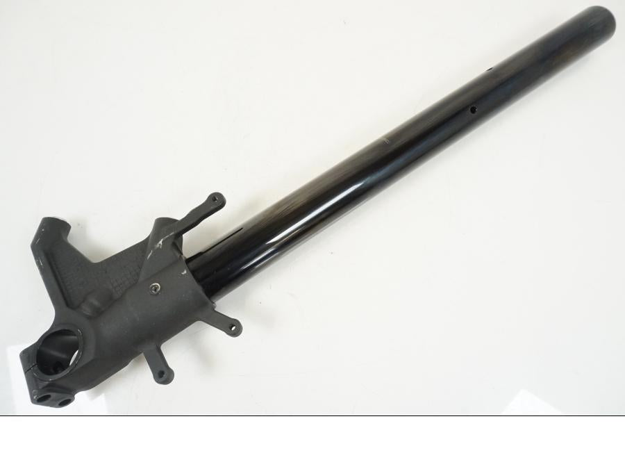 Snett uppifrån på Gaffelben från en Suzuki GSX-R 1000 -2007 motorcykel.