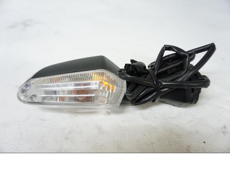 Framsidan på Blinkers från en Kawasaki Z 800 -2013 motorcykel.