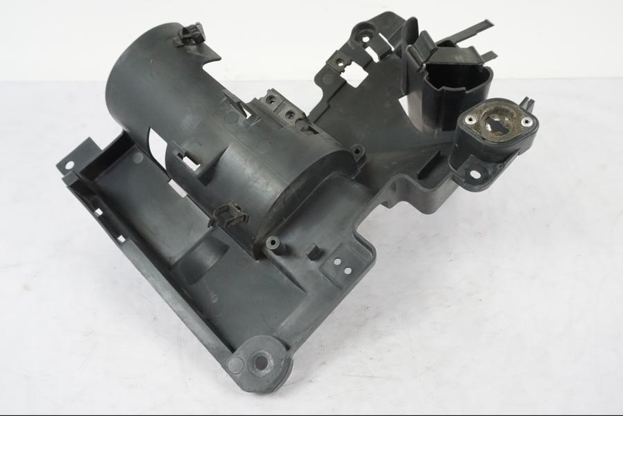 Framsidan på Plast från en Yamaha XVS 1100 -2000 motorcykel.