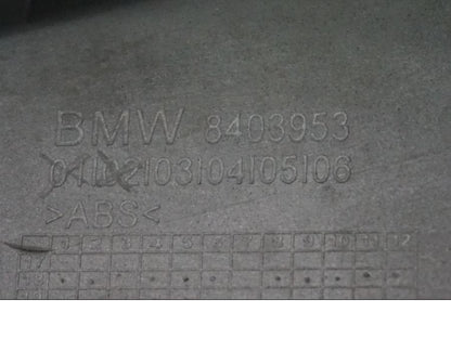 Vänster sida på Motorkåpa från en BMW C400 -2019 motorcykel.