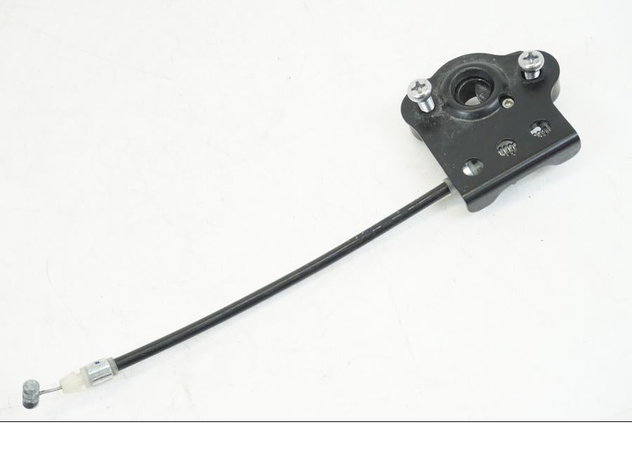 Framsidan på Sadellåsmekanism från en Kawasaki NINJA 400 -2020 motorcykel.