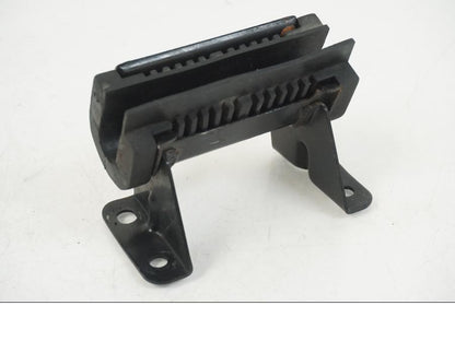 Framsidan på Bensintankfäste från en Suzuki VS 1400 -1999 motorcykel.