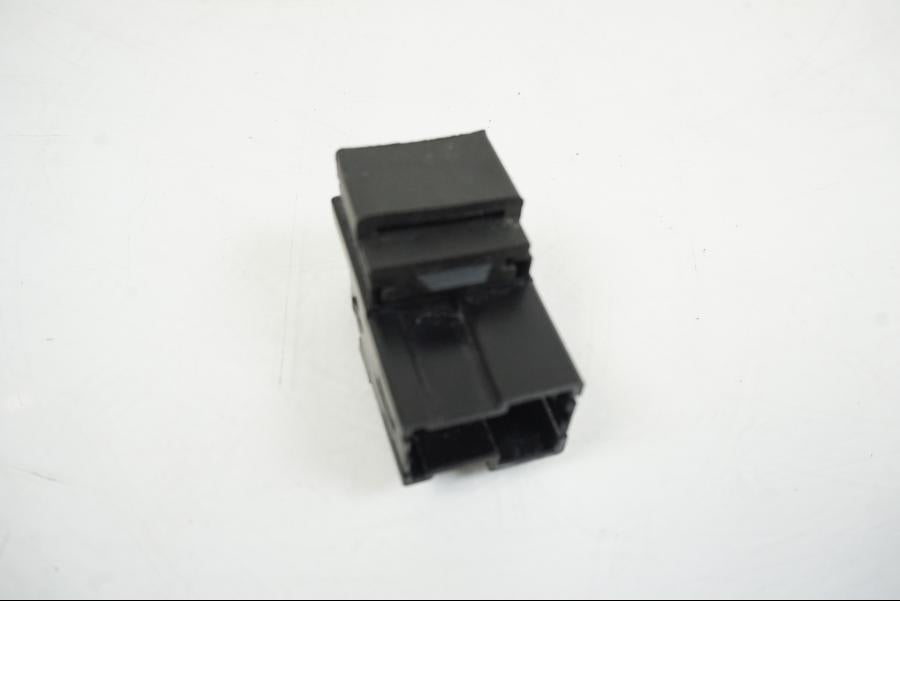 Framsidan på Relä från en Yamaha XJR 1300 -2007 motorcykel.